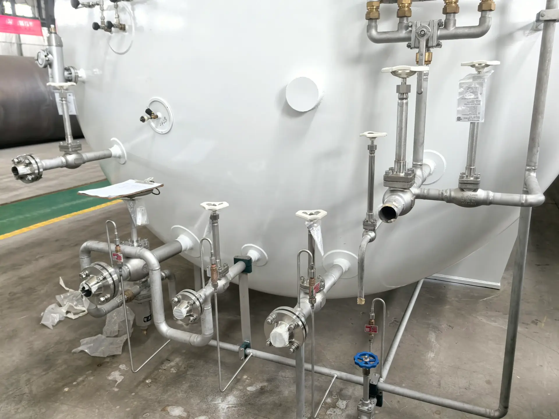 Rego valves on the bottom